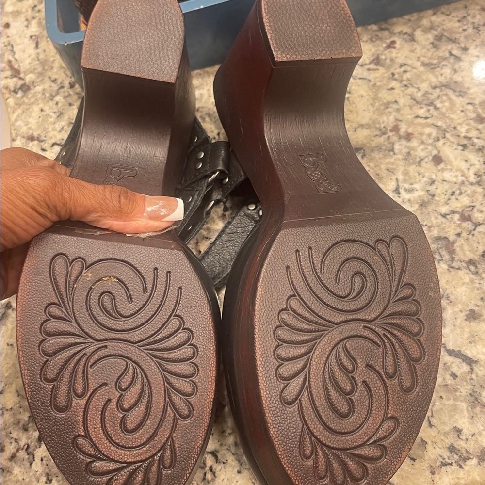 b.o.c. Black  Natasha Leather Clogs size 10 - Picture 2 of 5